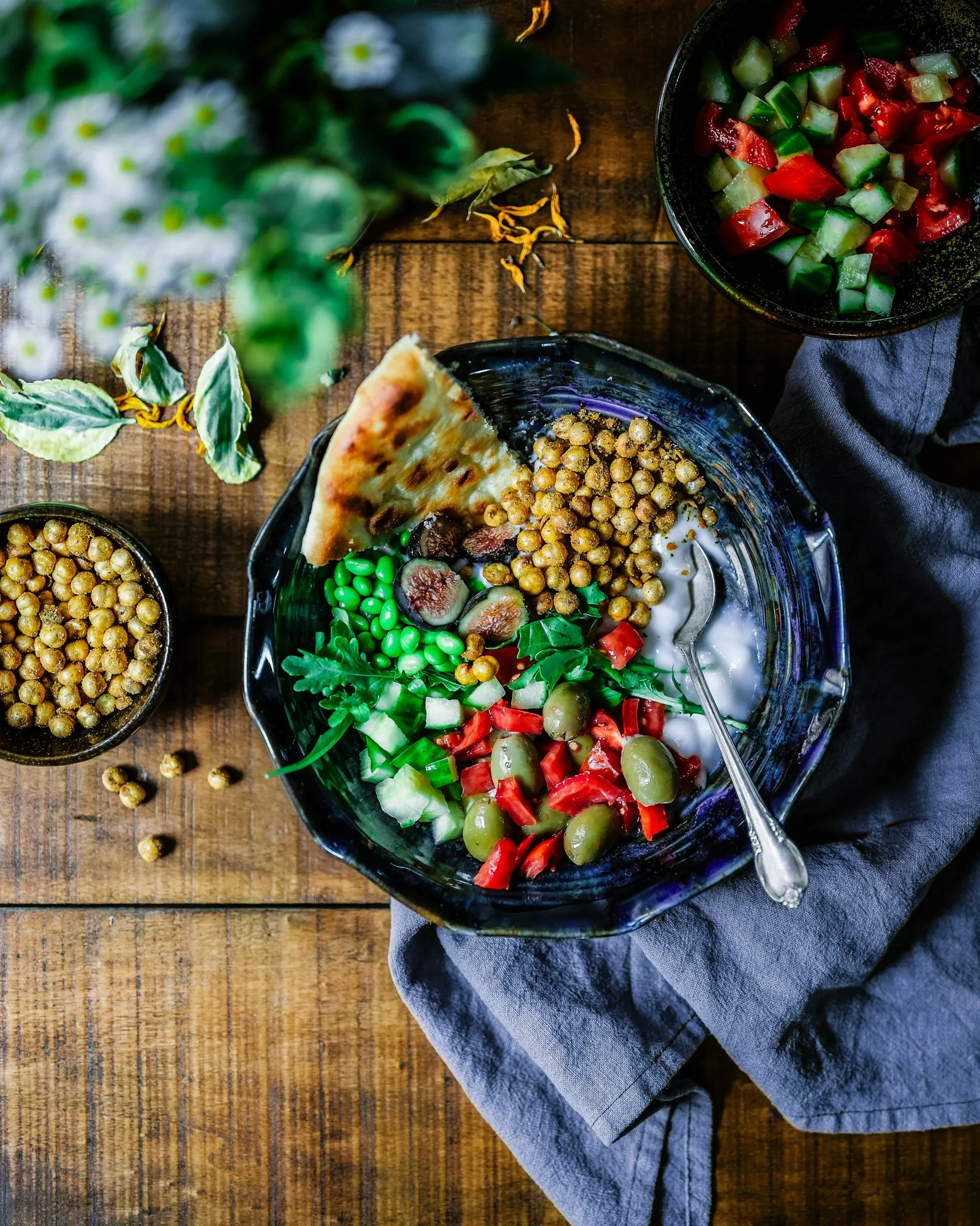 Legume verzi proaspete aranjate – ingrediente pentru mese sănătoase